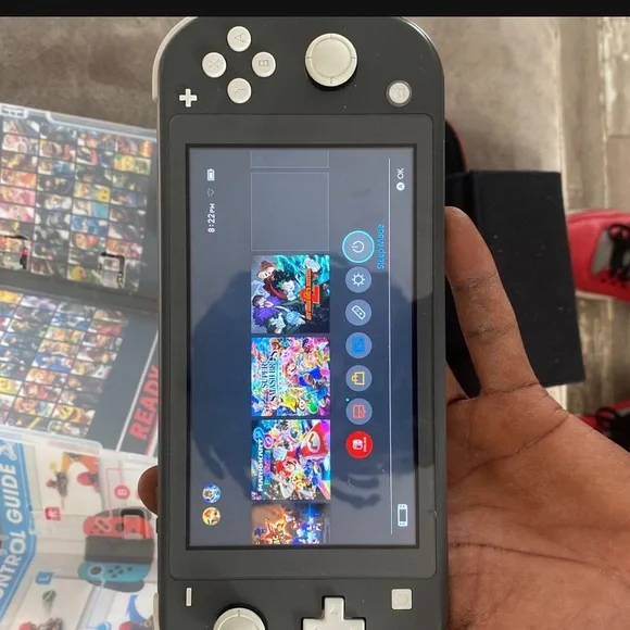Nintendo Switch Lite plus 2 games